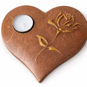 Ръчно изработен дървен свещник във форма на сърце с релефна резба на роза и златни акценти